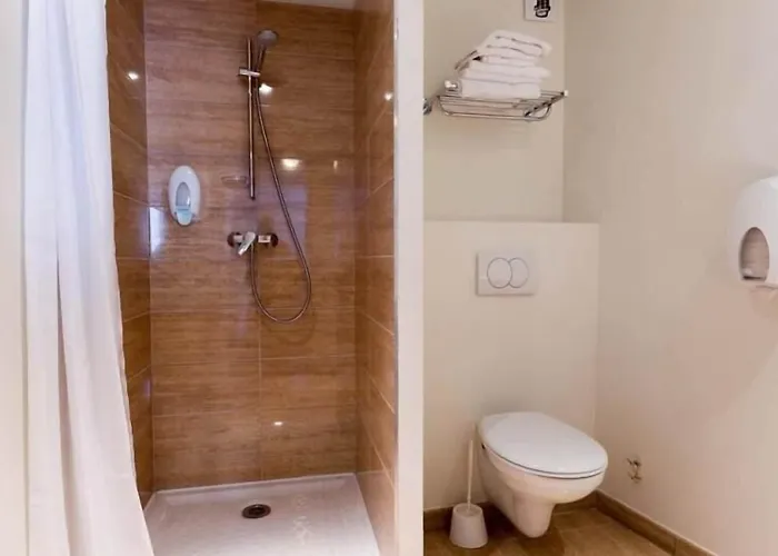 Saint Etienne Отель Лурд