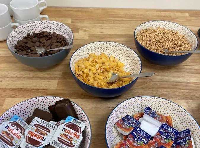 Отель Saint Etienne 3*