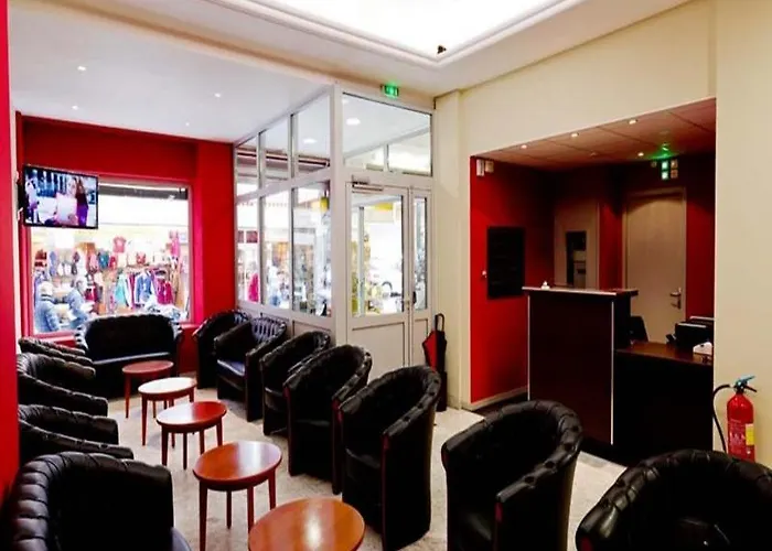 ホテル オテル サン テティエンヌ ルルド