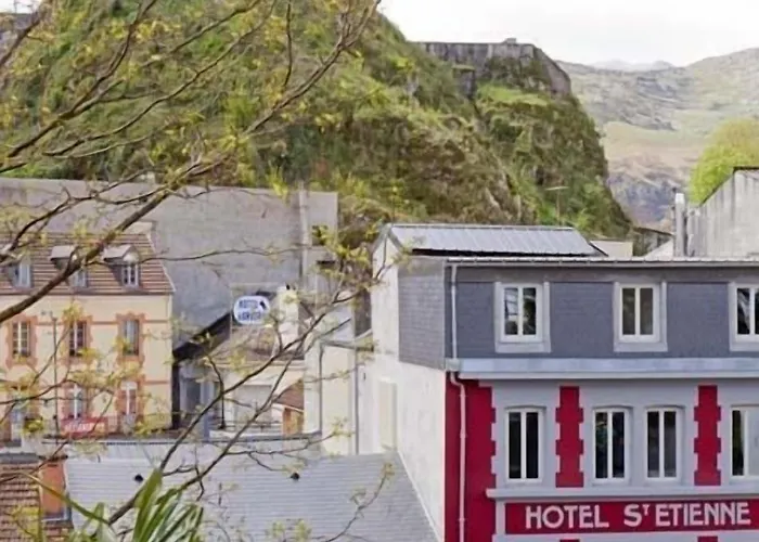 Отель Saint Etienne 3*