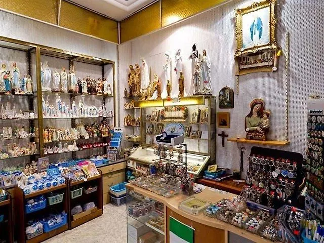 Отель Saint Etienne Лурд