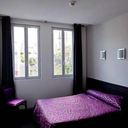 Saint Etienne 3*